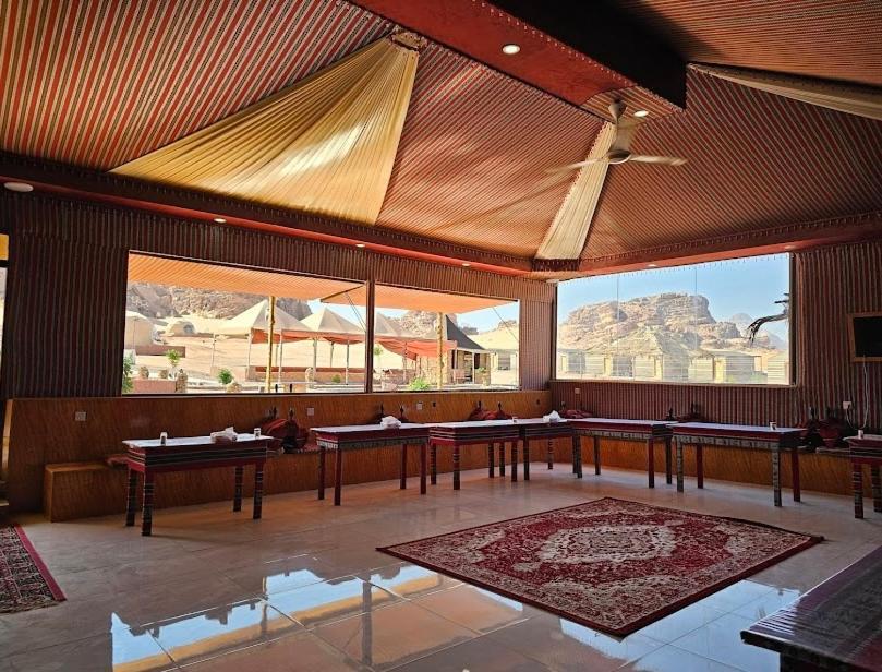 Luxury tent Wadi Camp & Bubble Tent & Bedouin Style & Tours